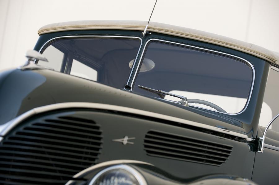  Ford DeLuxe Convertible Sedan 1938 года  (фото 2 из 7)